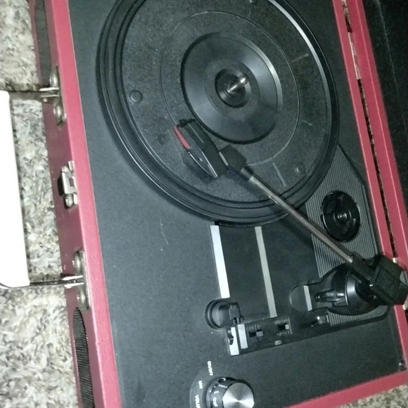 Capehart portable vinyl record player - Picture 3 of 6